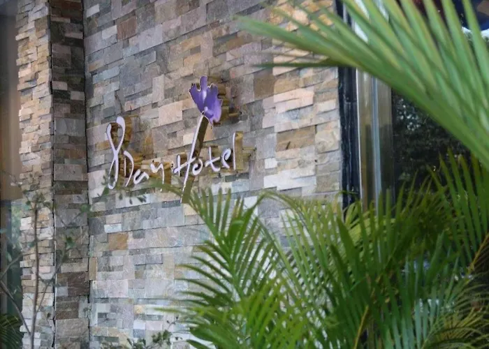 8Day Hotel Yangon